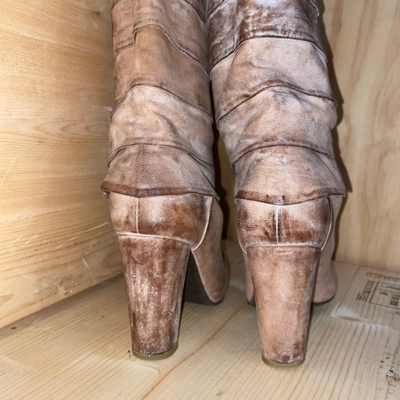 Fun pair of Jeffrey Campbell leather Boots - Picture 11 of 11